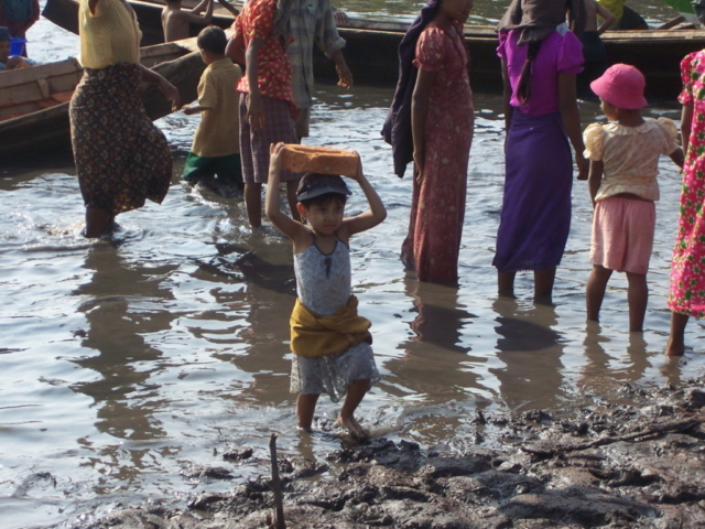Build schools in Burma Myanmar - Building Primary school in Kanyen Kwen - Ayerwaddy Division - 100schools, UK registered charity