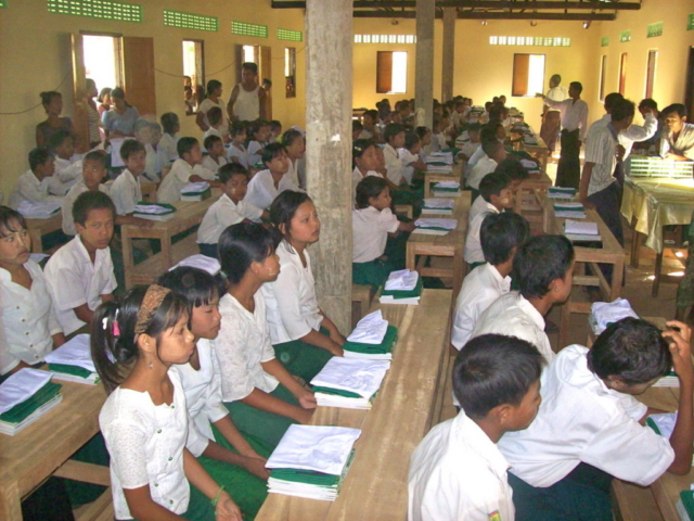 Build schools in Burma Myanmar - Building Jr High School in Kanyen Kwen - Ayerwaddy Division - 100schools, UK registered charity