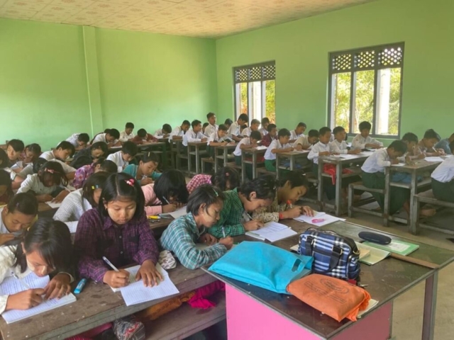Building 100 schools in Burma - Middle school - Yit Kan