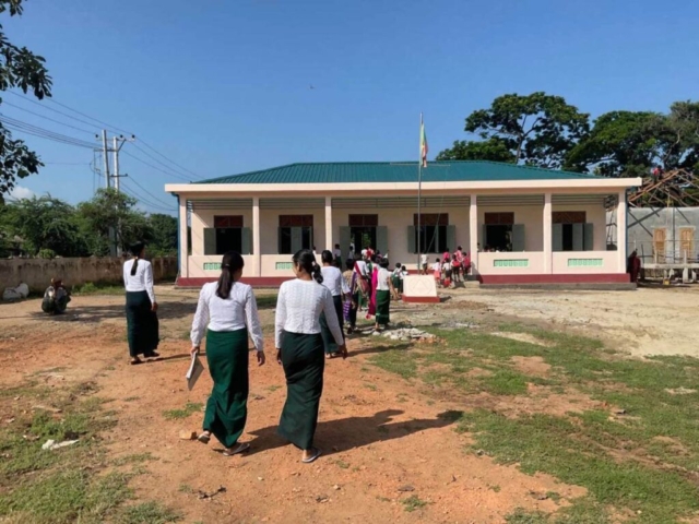 Building 100 schools in Burma - School 96 - Primary School - Mon Kan