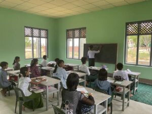 Building 100 schools in Burma - School 99 - Middle School - Khin Thar 2