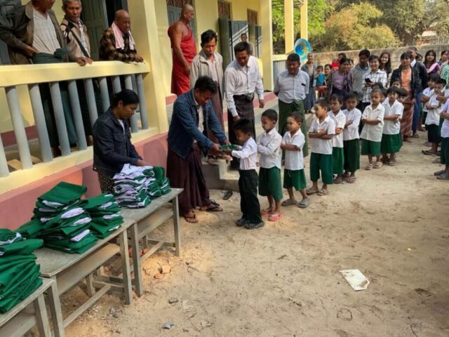 Building 100 schools in Burma - School 102 - Middle school - Mon Kann