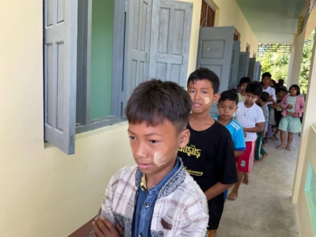Building 100 schools in Burma - School 106 - Primary school - Ohn Ka Rine